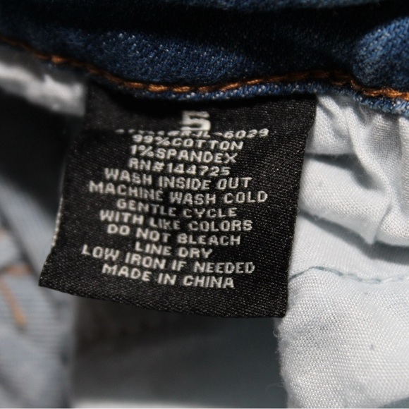 Maverick The Collection Women’s Jeans Size 5/27 Ripped Trendy - Picture 3 of 4